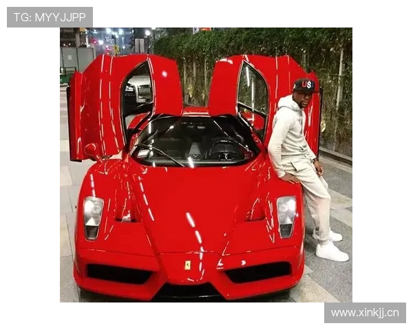 梅威瑟手腕上的钻戒亮瞎眼，拳台上稳如老干部，私下生活像豪宅开趴体