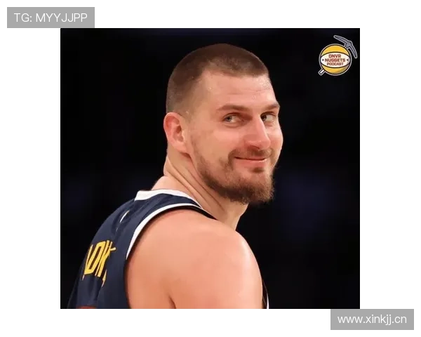 恩比德背身单打主导内线，对比约基奇更靠罚球