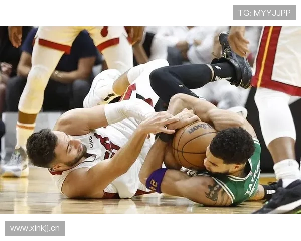 草率犯规如何影响裁判判罚尺度和比赛节奏解析